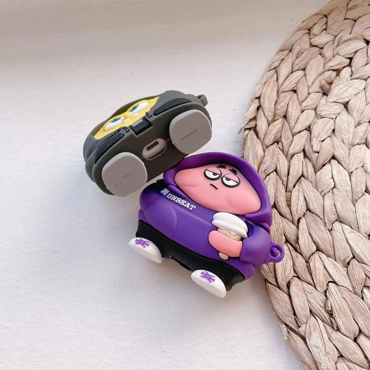 Custodia AirPods SpongeBob & Patrick – Proteggi i tuoi auricolari con stile e divertimento!